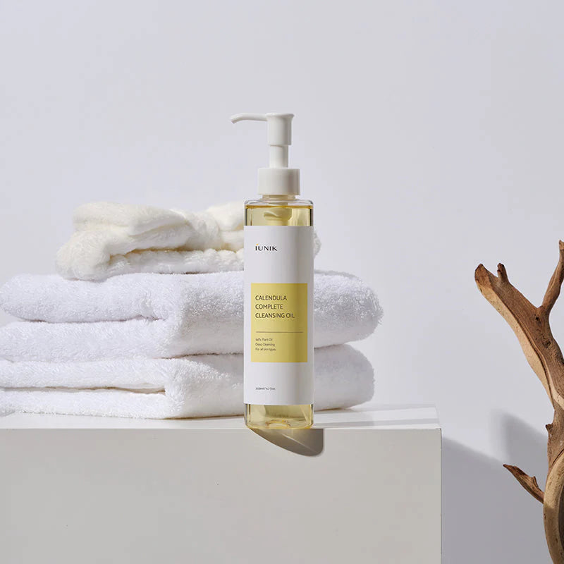 IUNIK - Calendula Complete Cleansing Oil (200 ml) - Huile Démaquillante Apaisante
