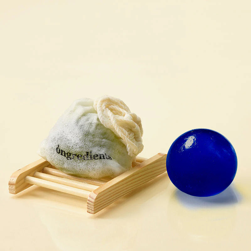 Ongredients - Butterfly Pea Cleansing Ball (110 g) – Savon Nettoyant Visage Éclat