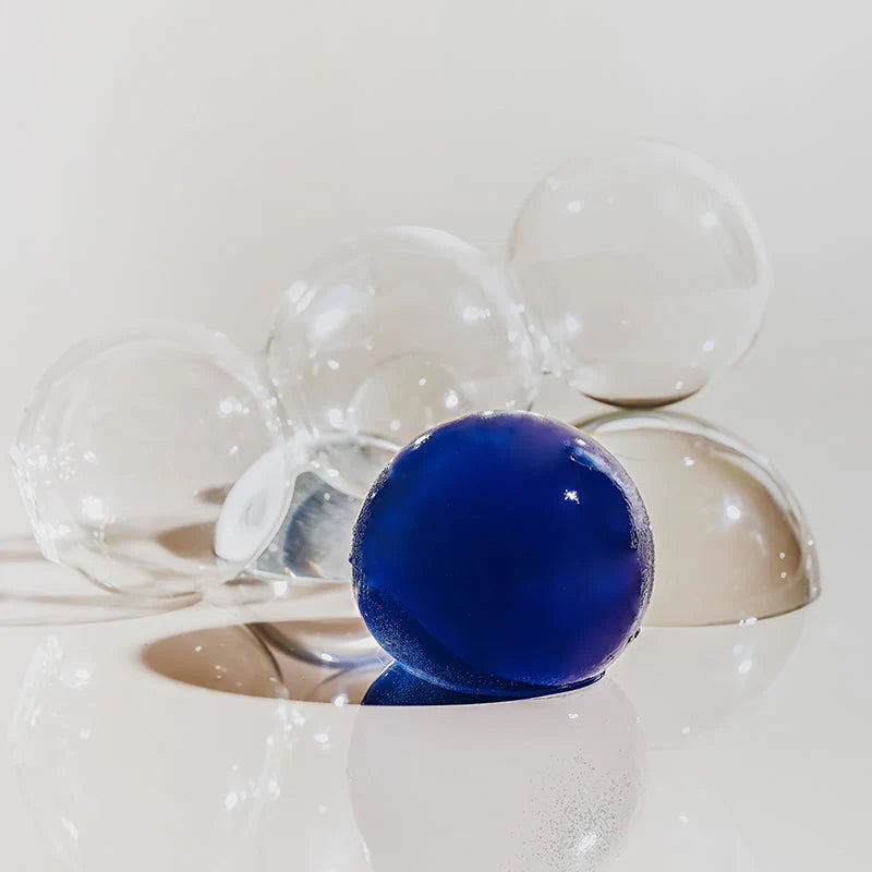 Ongredients - Butterfly Pea Cleansing Ball (110 g) – Savon Nettoyant Visage Éclat